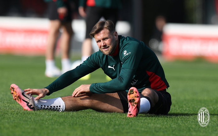 开云下载-米兰开启新一周训练备战|AC米兰|ac米兰|工作_新浪体育_新浪新闻