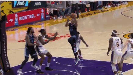 1635146560995048881.gif 开云体育网址-37岁老兵再度血拼40分钟 皇帝倒地令众人心头一紧