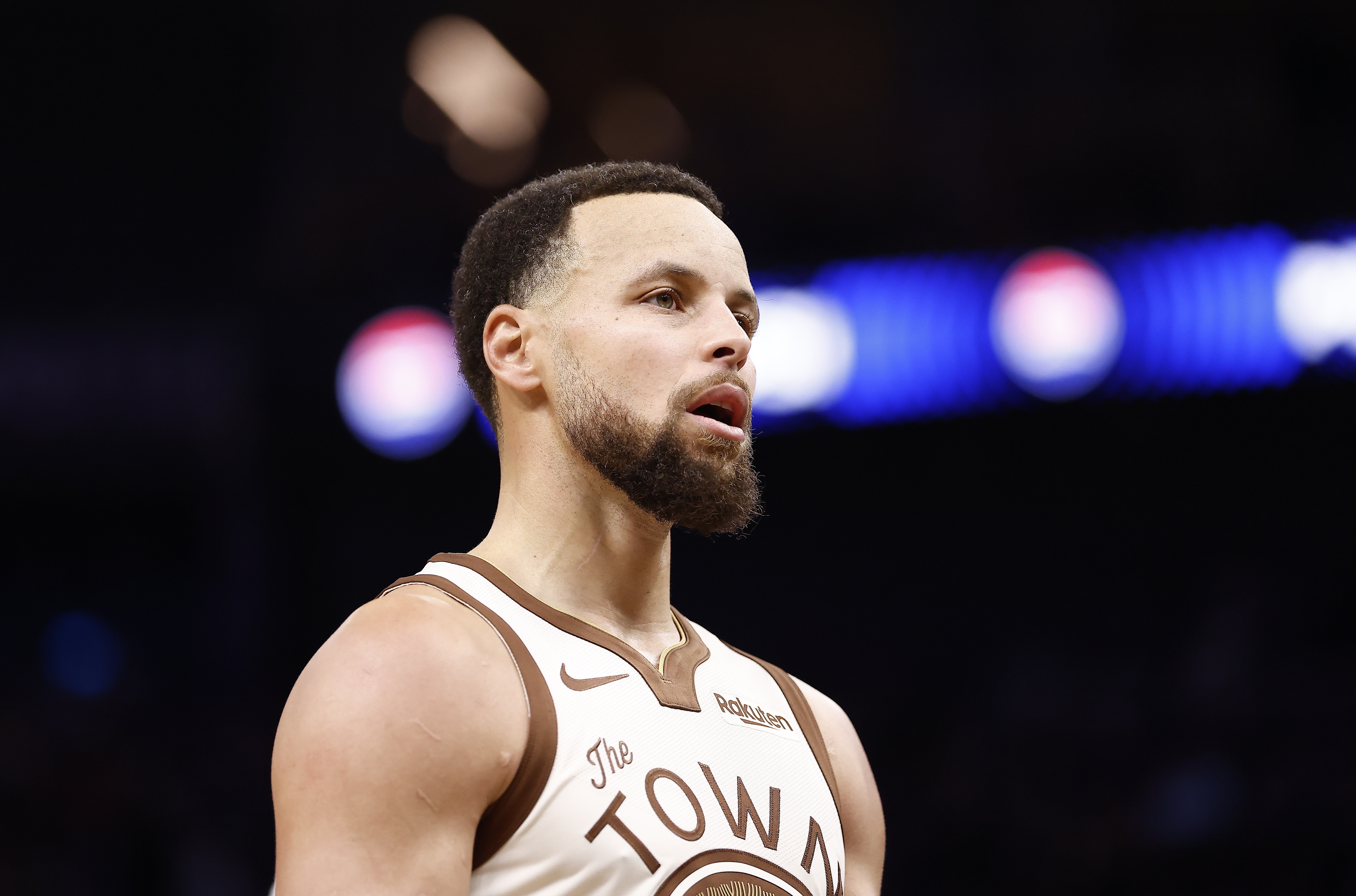 开云体育网址-Amick：勇士无意交易库里 但今年外界询问的次数明显多了起来