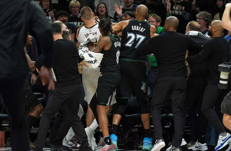 开云体育下载-NBA官宣掘狼冲突罚单：约基奇罚5万兰德尔罚3.5万 无人被禁赛